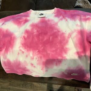 Nike short sweat shirt size small never worn.